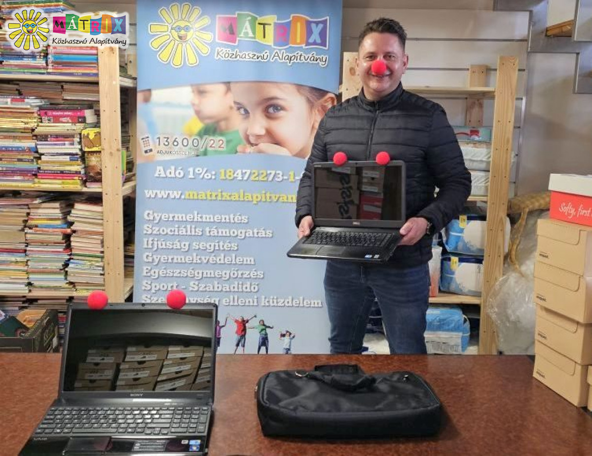 Számítógép adomány gyermekeknek
