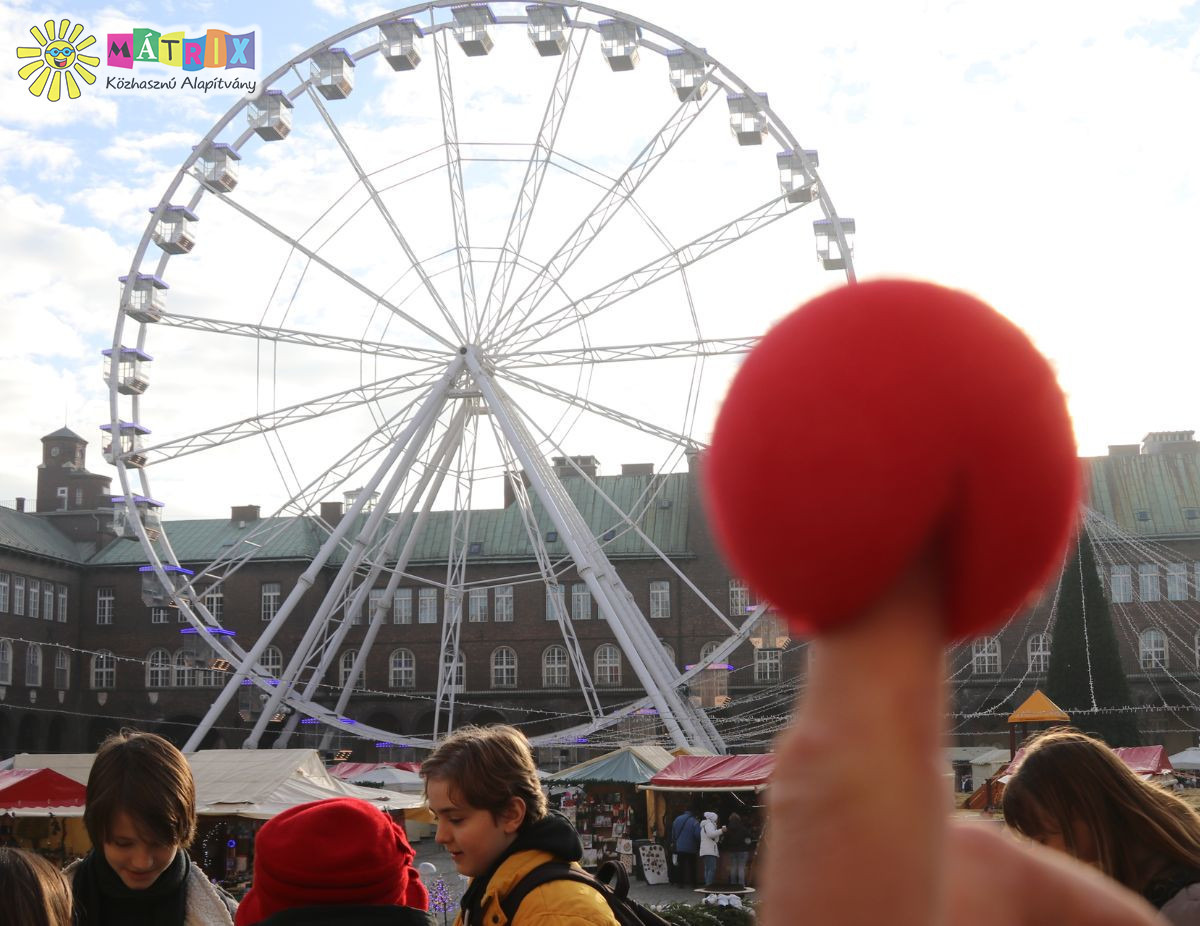 Bohócdoktorok óriáskerékre vitték a gyermekeket