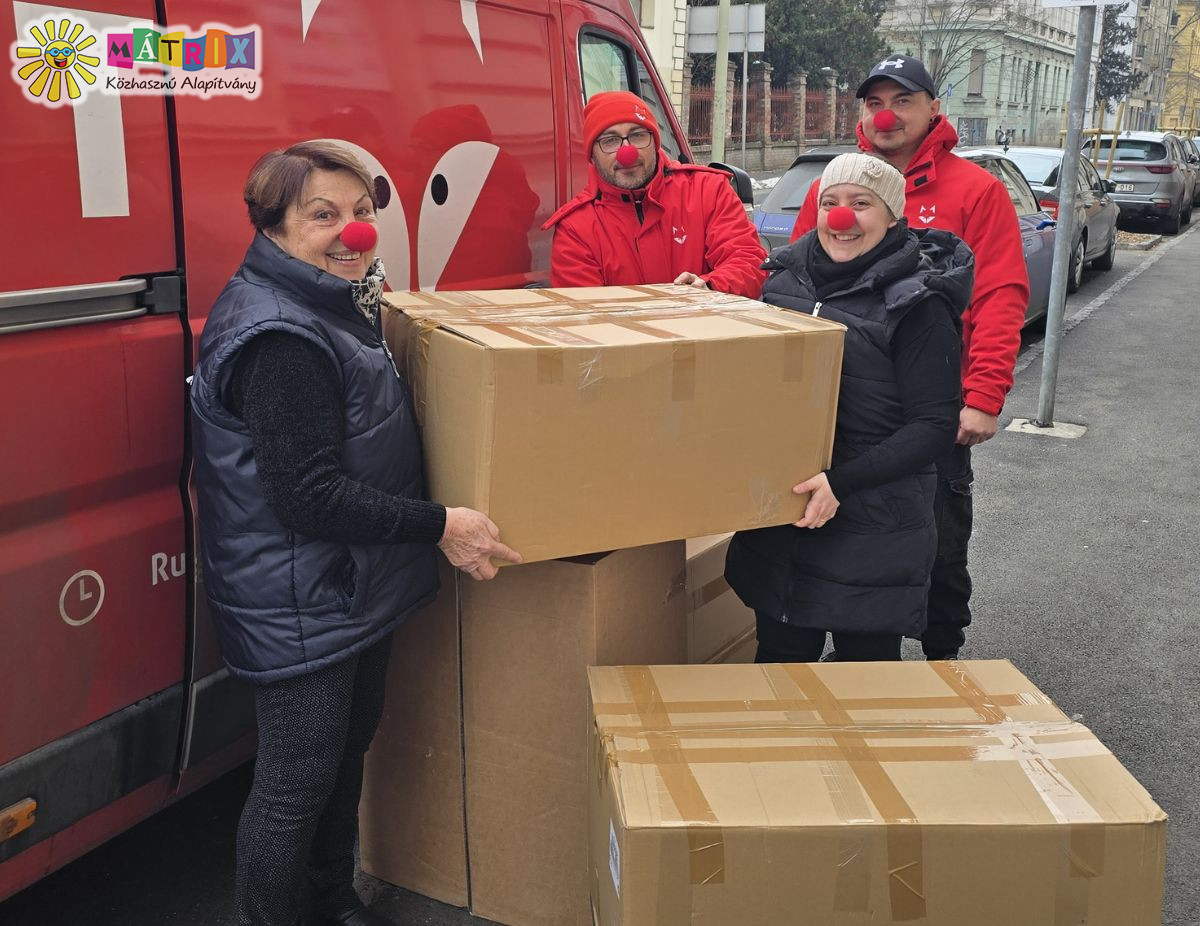 Cikkek / Bohócdoktor jótettek a FoxPost támogatásával – amikor az összefogás mosolyt teremt