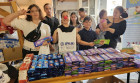 Élelmiszerosztás, 500 család kapott adományt a bohócdoktoroktól
