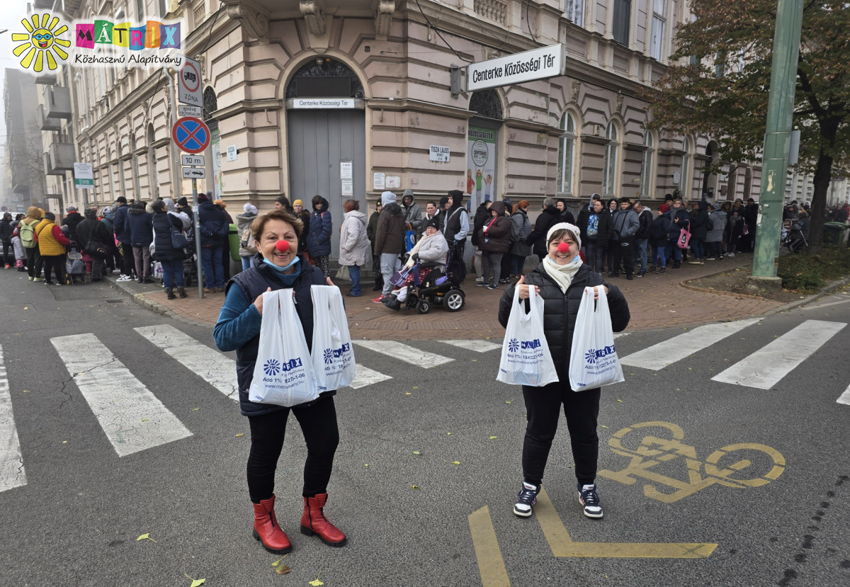 Galéria / Napi betevőt is kénytelenek segíteni a bohócdoktorok