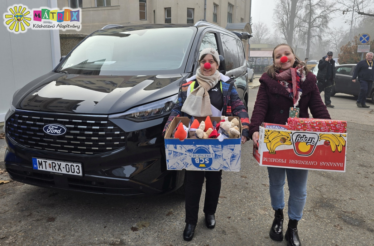 Szeretetkocsival érkeztek a Bohócdoktorok