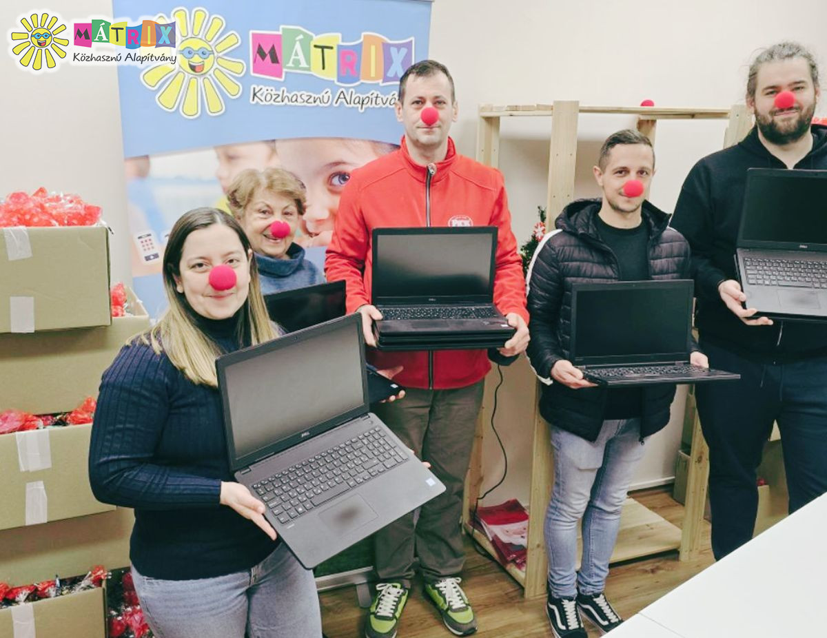 Gyermekek, laptop támogatás